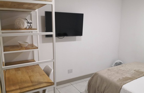 Zona 7 Bed & Breakfast | Modern, Executive and well located Apt C