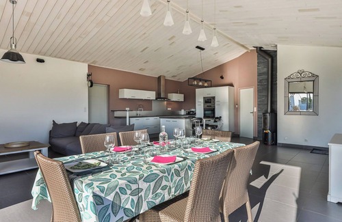 Olonne-sur-Mer House | Modern family home for 9 near sea and forest