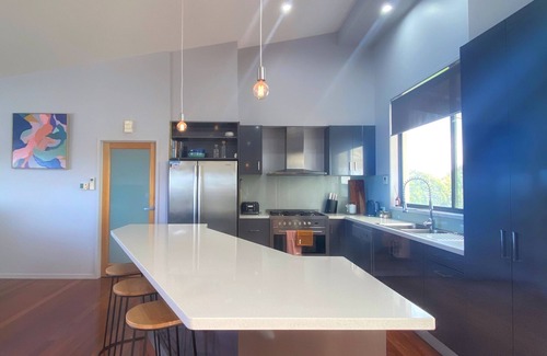 Warrnambool House | Modern Family Home basked in Natural Sunlight