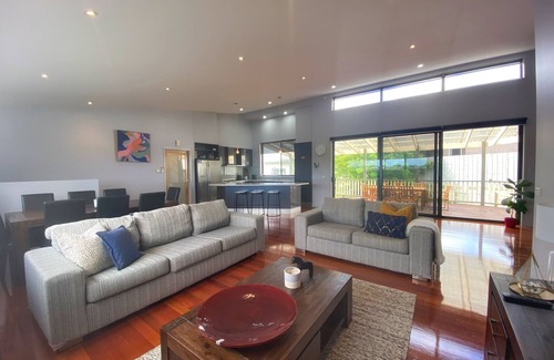 Warrnambool House | Modern Family Home basked in Natural Sunlight