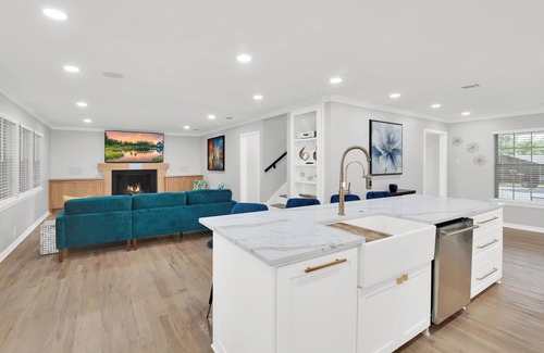 Sherman House | Modern Family Retreat with Outdoor Oasis in lovely Sherman, TX