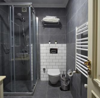 Balat Villa | Modern Furnished Historical Building