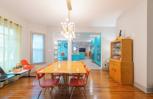 Marshall House | Modern Historic Home - Two Blocks to Downtown