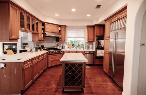 Novato House | Modern Home Away from Home 3B w/hi-speed WiFi in Novato