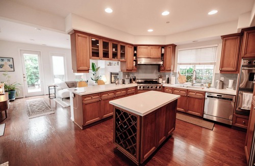 Novato House | Modern Home Away from Home 3B w/hi-speed WiFi in Novato