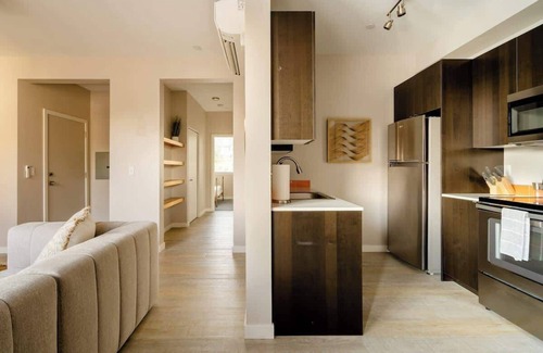 Hosford-Abernethy Apartment | Modern Home in Foodie District 2BR Sleeps 4
