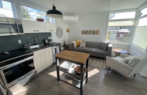 Eastsound House | Modern home in the Heart of Eastsound Village - Walk to Shops, Cafes, & Beaches