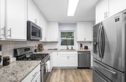 Gainesville House | Modern Home Near UF, Stadium - Private Gazebo, Pets!
