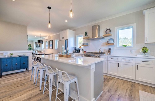 Wilmington Beach House | Modern Home w/Rooftop Deck, Walk to Beach!