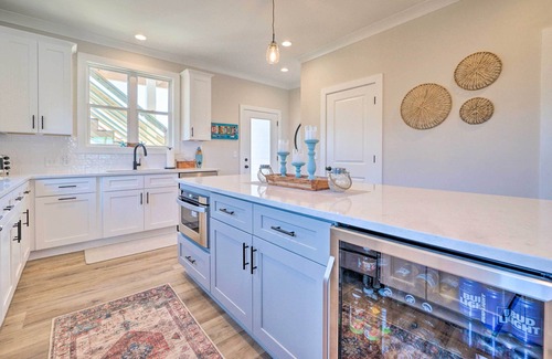 Wilmington Beach House | Modern Home w/Rooftop Deck, Walk to Beach!