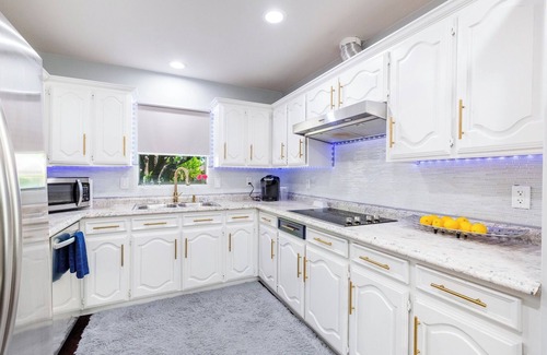 Lake Highlands House | Modern Home with a Firepit, Heated Pool & Spa