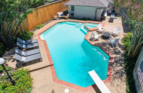 Lake Highlands House | Modern Home with a Firepit, Heated Pool & Spa