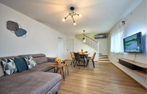 Popovaca House | Modern Home With Pool And View