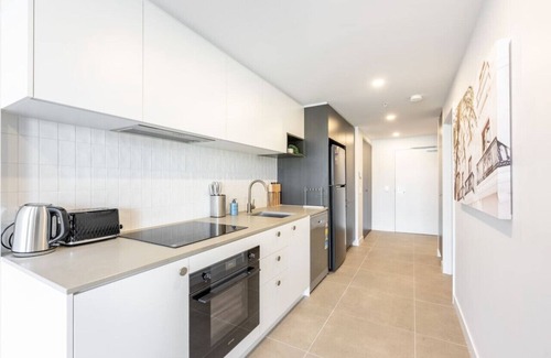Phillip Apartment | Modern Homy1B1B APT Pool/Gym/Cinema/Westfield/Cafe