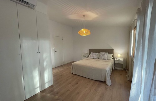 Godella House | MODERN HOUSE, GARDEN AND POOL, IDEAL FOR FAMILIES