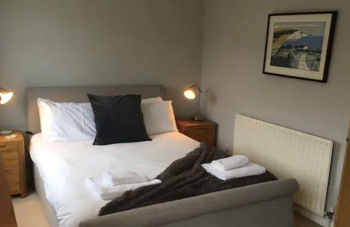 Chichester House | Modern House near Goodwood, sleeps 6 - Great base to explore Chichester