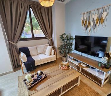 Dubai Marina Apartment | Modern JBR Studio with Beach & Pool access - Dubai Marina