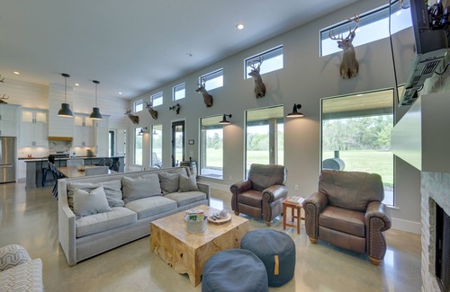Kennard Cabin | Modern Kennard Cabin w/3 Casitas - Walk to Pond!