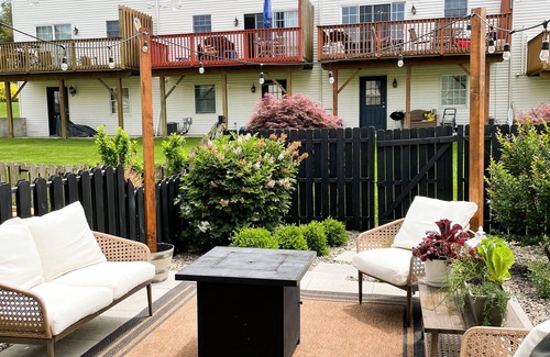 Bowmansdale House | Modern Kid-Friendly Stay, Conveniently Located near MessiahU & Harrisburg