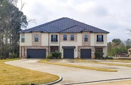 Montgomery House | Modern Lake Conroe Escape with Grill and Boat Slip!