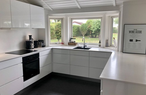 Jyllinge Villa | Modern light and friendly villa near water and city