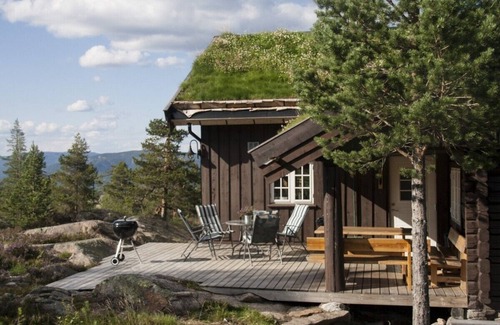 Flesberg Cabin | Modern log cabin on Blefjell