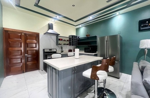 Saint Andrew House | Modern Lux 2Bedroom Secured