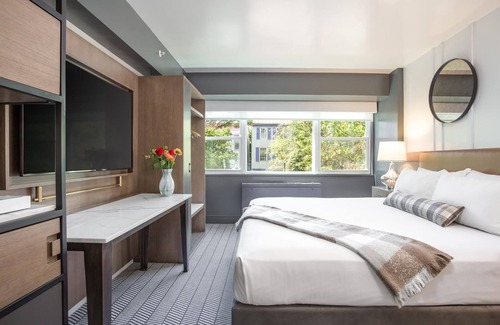 Foggy Bottom Hotel | Modern Luxury in the Heart of DC - Walkable to Major Points of Interest!