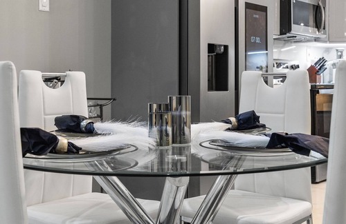New Kingston Apartment | Modern Luxury Penthouse, 24 Hrs Security, Gated Comm, Rooftop Pool, WI-FI, AC