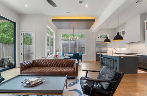 Tarrytown House | Modern Luxury Retreat in Tarrytown- Minutes from Downtown Austin