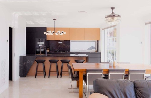 Sandy Bay House | Modern Luxury & Sweeping Views in Sandy Bay
