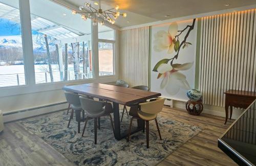 Campbell Park House | Modern Mountain Oasis