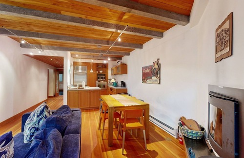 Taos Ski Valley Condo | Modern mountain-view getaway w/fireplace - walk to private ski locker by lifts