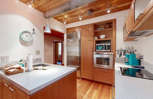 Taos Ski Valley Condo | Modern mountain-view getaway w/fireplace - walk to private ski locker by lifts