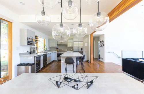 Squamish House | Modern Mountain Views Forest Home