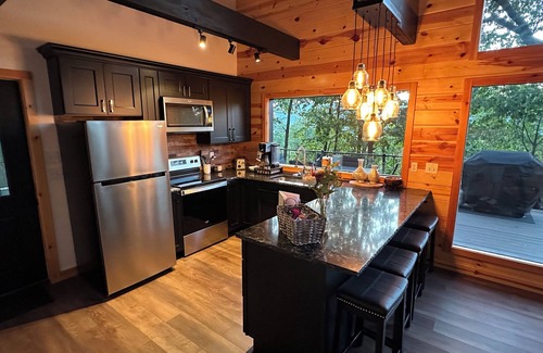 James Creek Cabin | Modern Mountainside Retreat w/Hot Tub, WiFi, Kitchen & Scenic Views