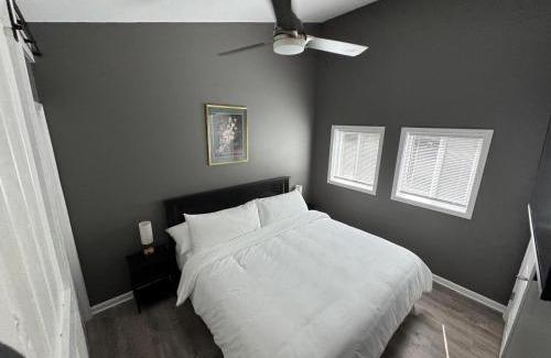 Nimitz Apartment | Modern Nimitz Cabin on 19 Acres with Fireplace and WiFi