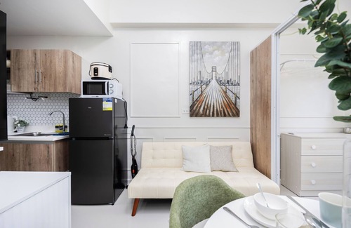 Lapu-Lapu Condo | Modern Nordic Studio with Balcony and Pool in Primeworld District Near Airport