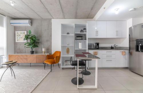 Curridabat Apartment | Modern Oasis iFreses, 18th floor! AC, TV and Pool