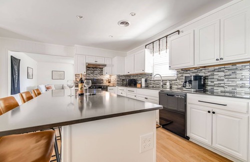 Fredericksburg House | Modern Ranch Style Haus 1 Mile off Main St