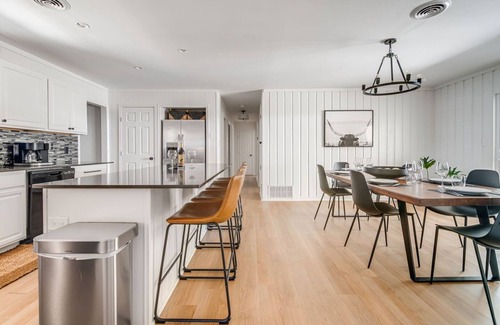 Fredericksburg House | Modern Ranch Style Haus 1 Mile off Main St
