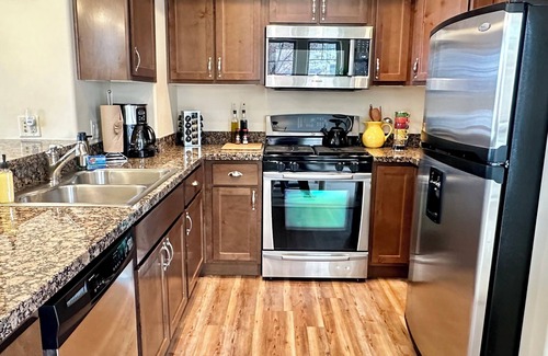 Hailey House | Modern Rustic 3 Bedroom with Pool and Hot tub