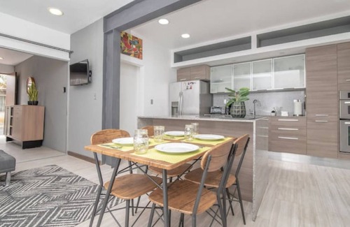 Mata Redonda Apartment | Modern Sabana Duplex 1BDR