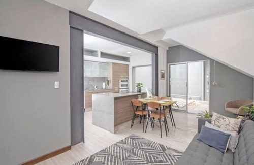 Mata Redonda Apartment | Modern Sabana Duplex 1BDR