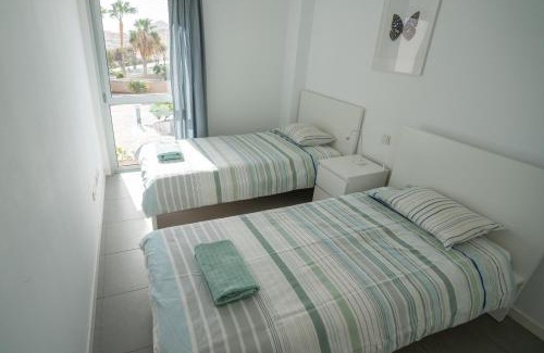 El Medano Apartment | Modern sea view duplex with parking and aircon