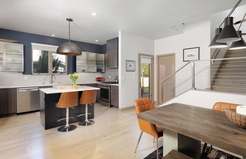 Basalt Apartment | Modern Southside Duplex