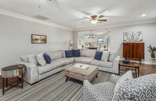 Lake Charles House | Modern Spacious 3 Bedroom Home