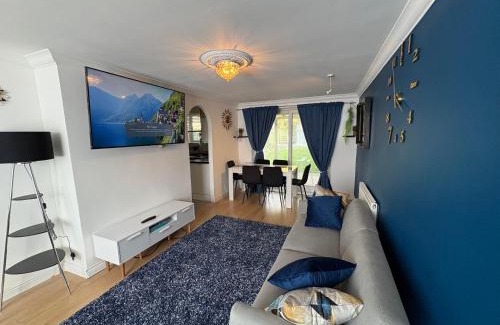 Bracknell Apartment | Modern & Spacious 3BR House Bracknell - Berkshire