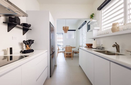 Eleanor Roosevelt House | Modern & Spacious Retreat in Hato Rey | Sleeps 16+