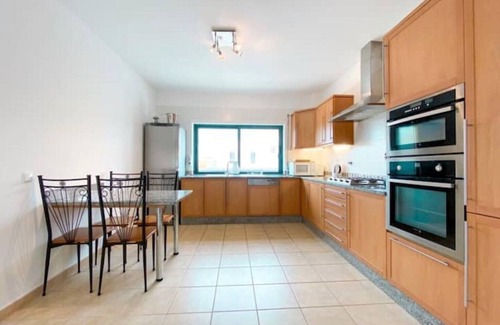 Lagos Villa | Modern, spacious Villa with private pool, quiet location, close to all amenities